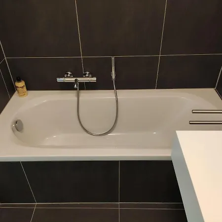 Comfortable Modern In خنت