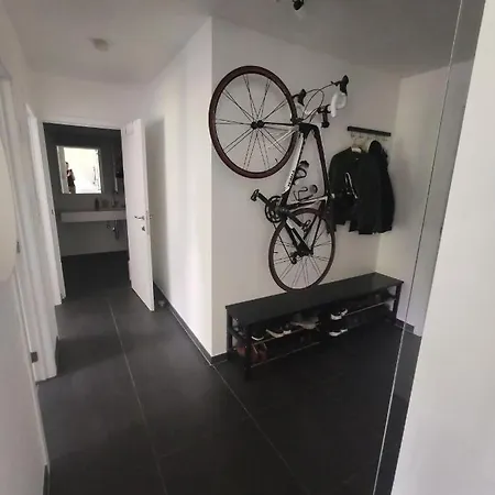 Comfortable Modern In خنت